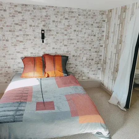 Le Ys Lounge Bar Hotell *